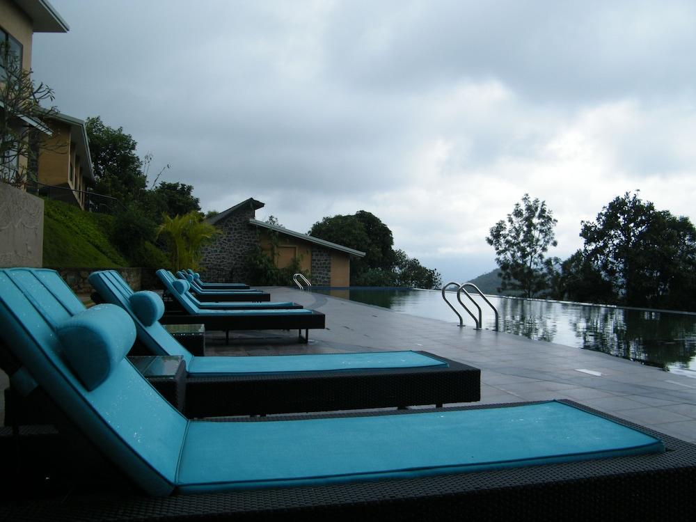 Poetree Thekkady Hotel Exterior photo