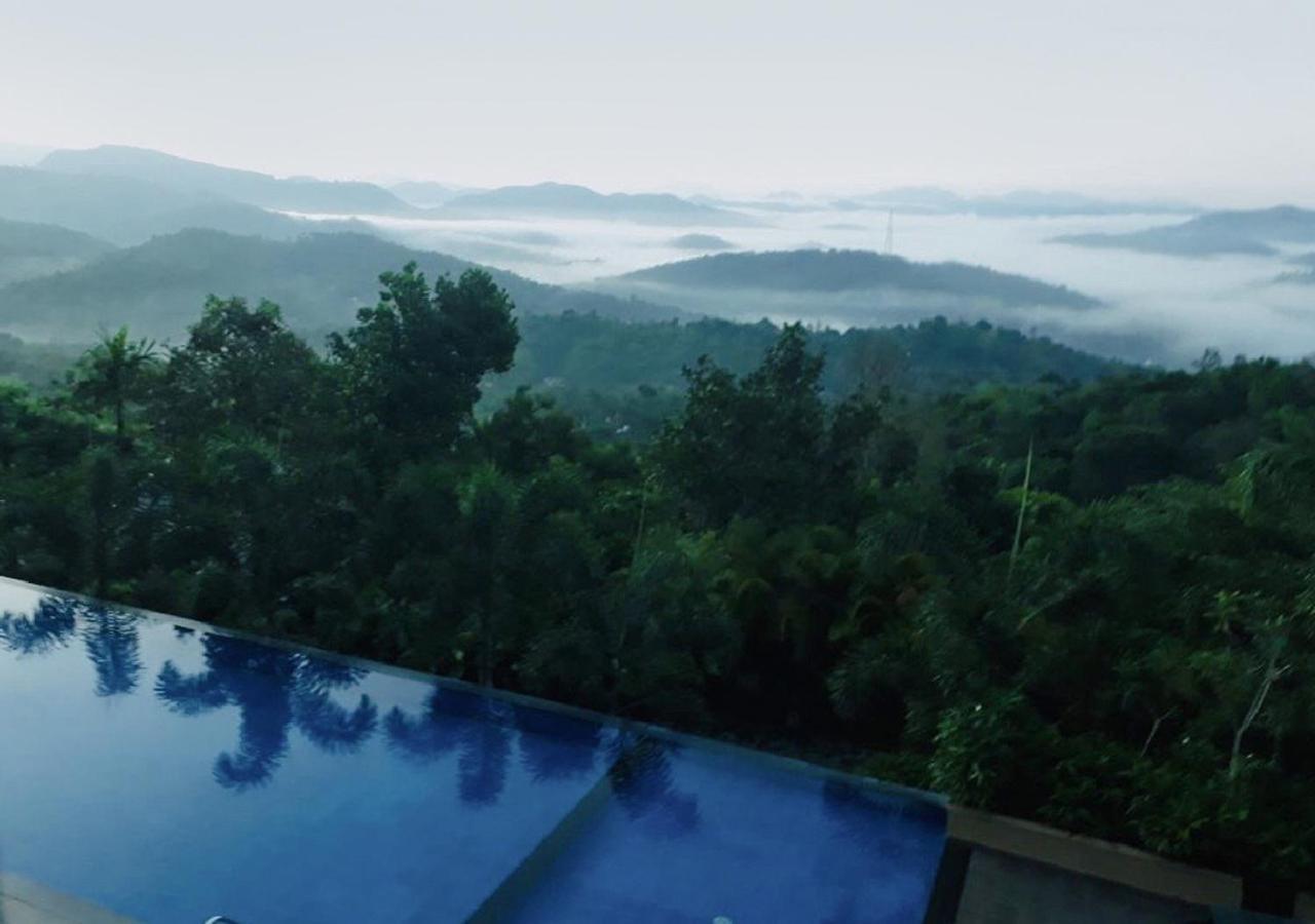 Poetree Thekkady Hotel Exterior photo