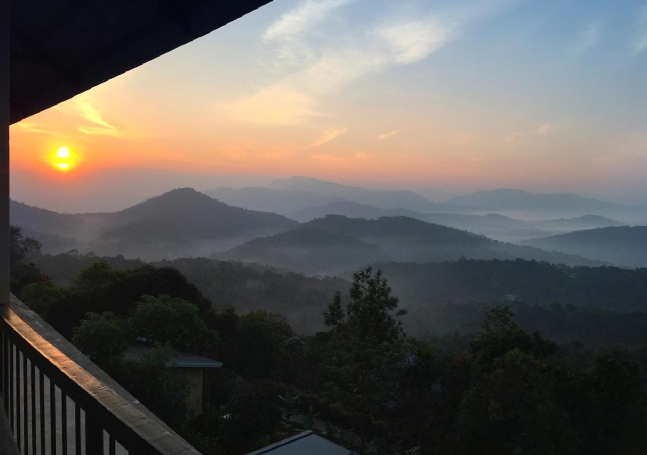 Poetree Thekkady Hotel Exterior photo