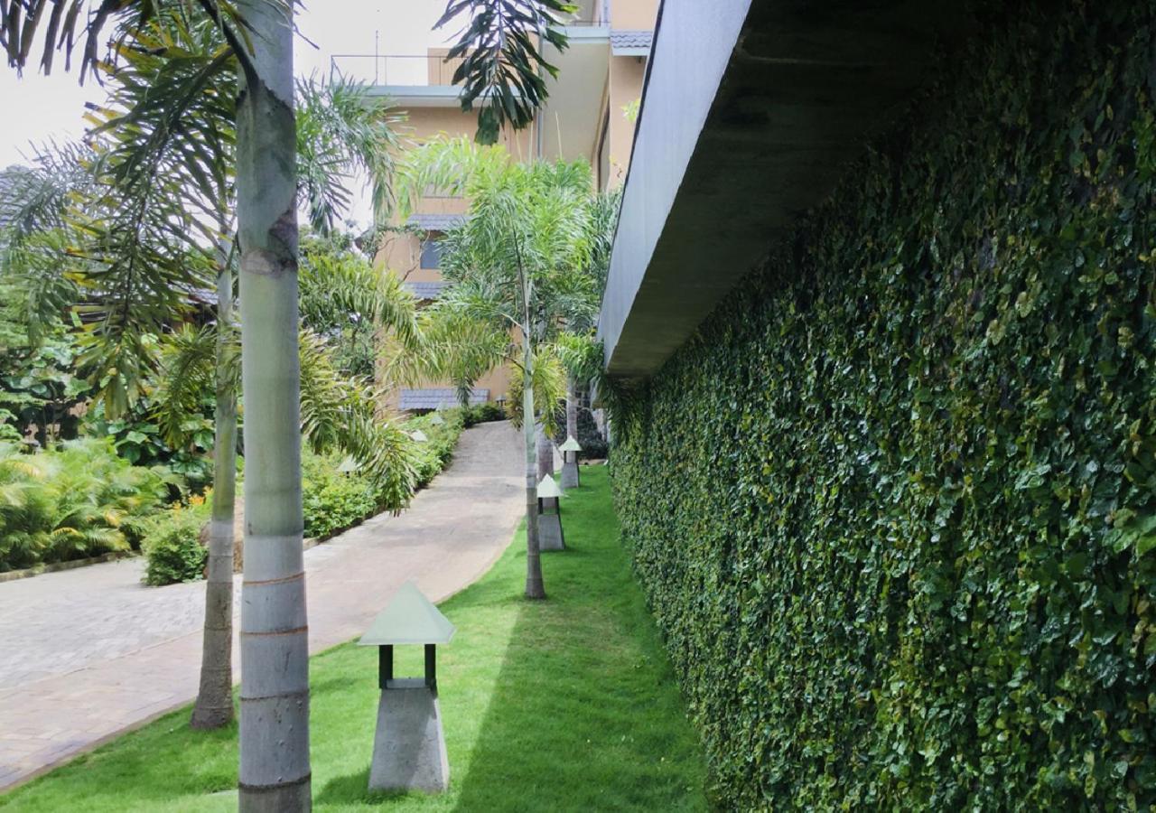 Poetree Thekkady Hotel Exterior photo