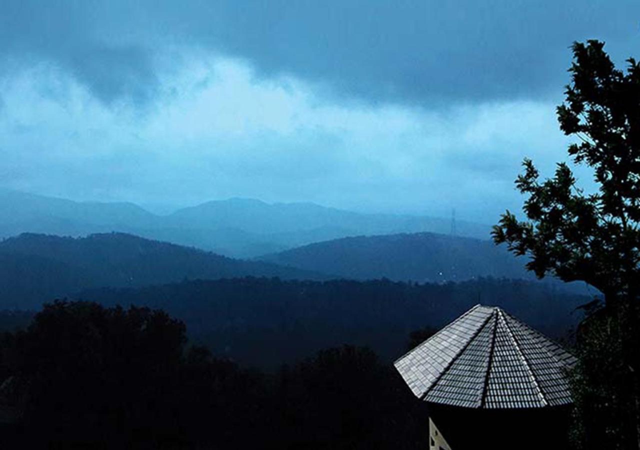Poetree Thekkady Hotel Exterior photo